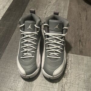 NIKE Jordan Youth size 5 (women’s 6.5) Air Jordan 12.